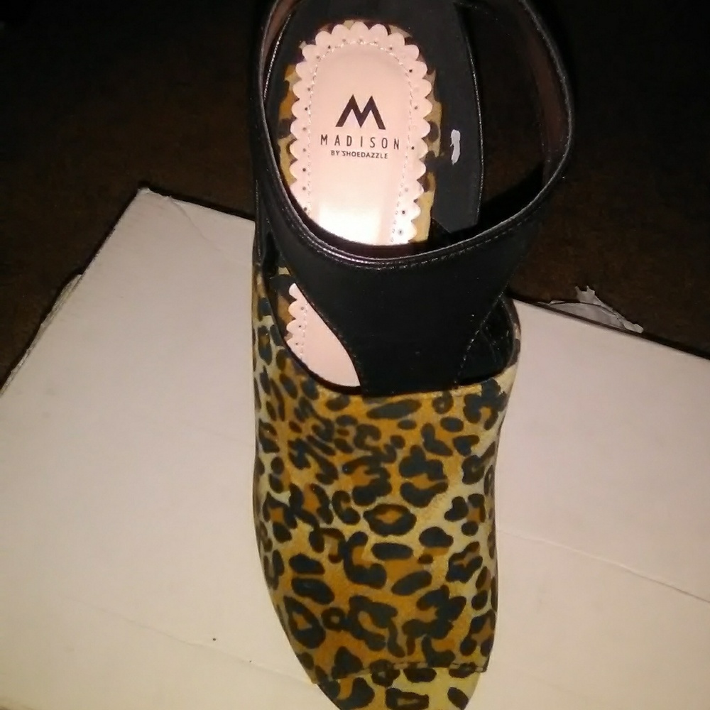 Heels - Picture 2 of 4